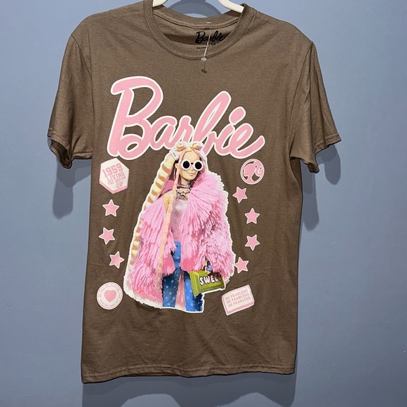 Barbie Tops - New 💥 Barbie NWOT Brown Fearless Living The Dream SS Graphic Tshirt